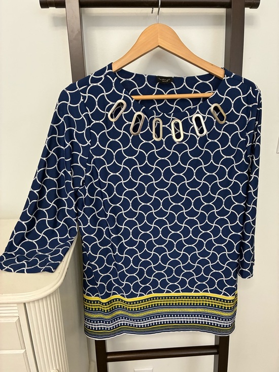 Tops - Navy & White Geometric Tunic with metal Accent Neckline. Flattering Feminine